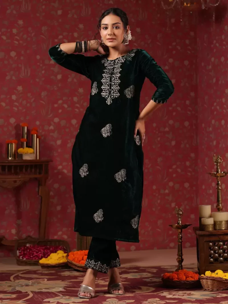 Women Velvet Kurta Pant Dupatta Set